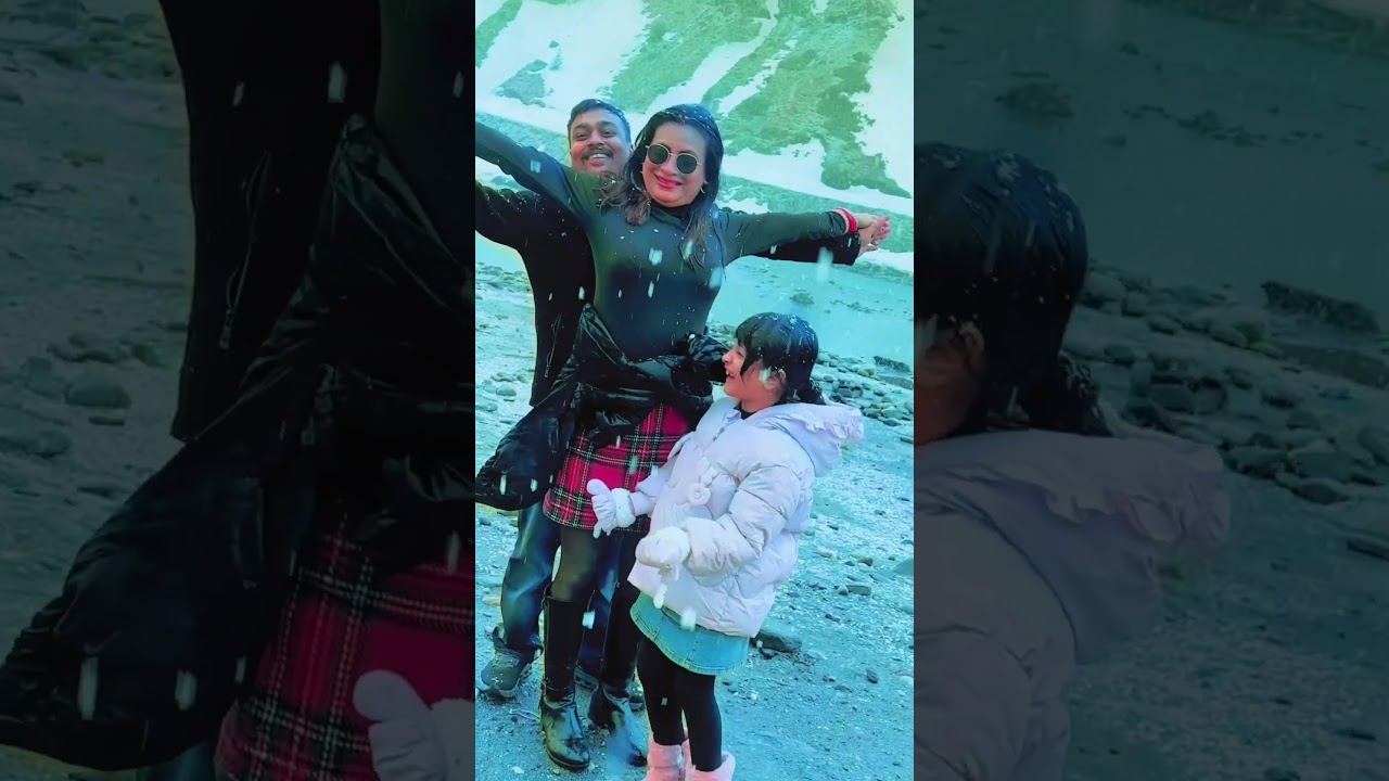 Snow fall masti time 🌨️😍#ytviral #ytshorts #viral #snowfall #youtubeshorts #mountainlife