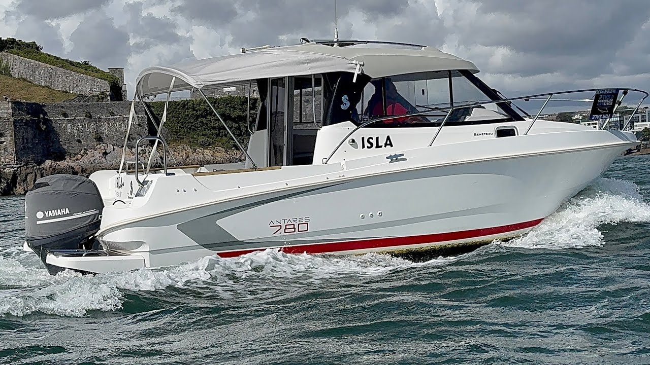 Beneteau Antares 7.80 Water Demonstration 