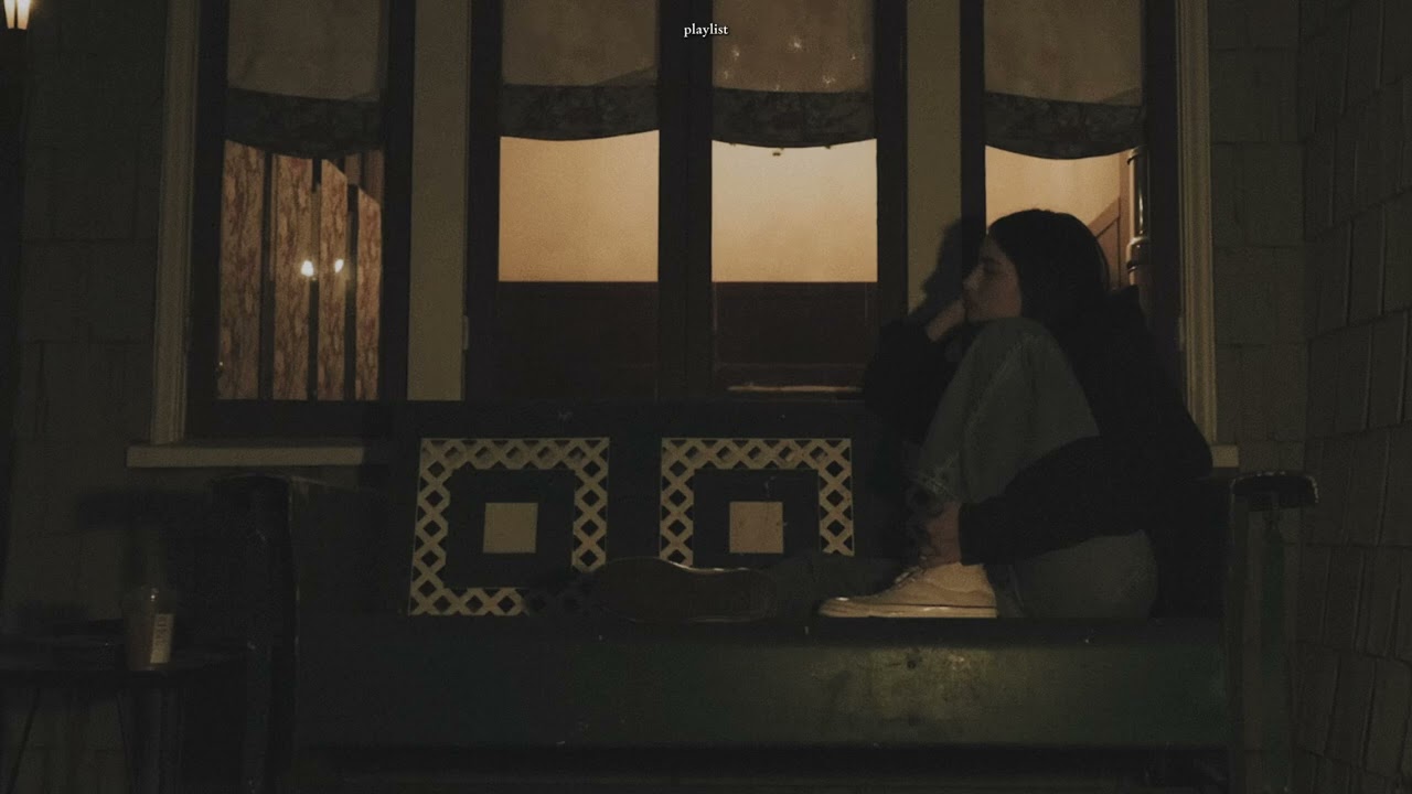 𝘸𝘩𝘺 𝘢𝘮 𝘪 𝘴𝘵𝘪𝘭𝘭 𝘵𝘩𝘪𝘯𝘨𝘬𝘪𝘯𝘨 𝘢𝘣𝘰𝘶𝘵 𝘶. 𝘢𝘯 𝘪𝘯𝘥𝘪𝘦 𝘱𝘭𝘢𝘺𝘭𝘪𝘴𝘵.🌙