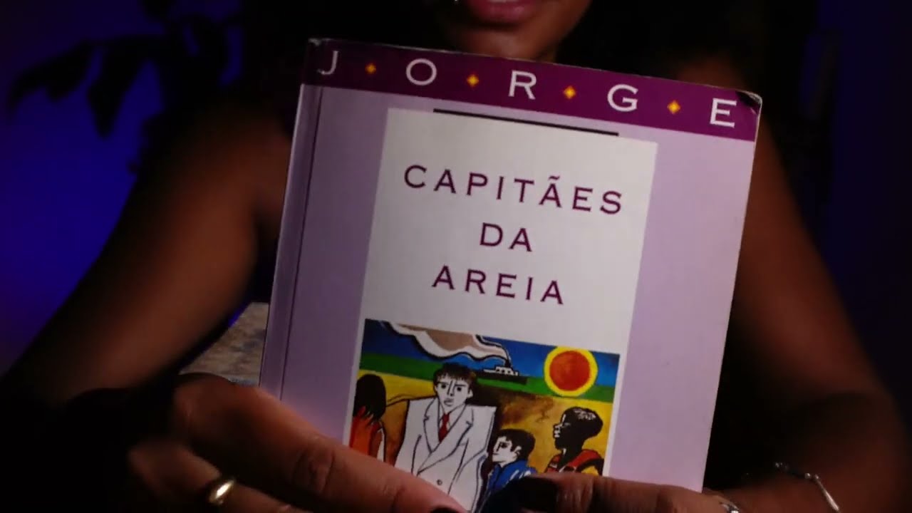 ASMR 🍃 tapping, lettering e folhagem de livros  - sussurros🧡
