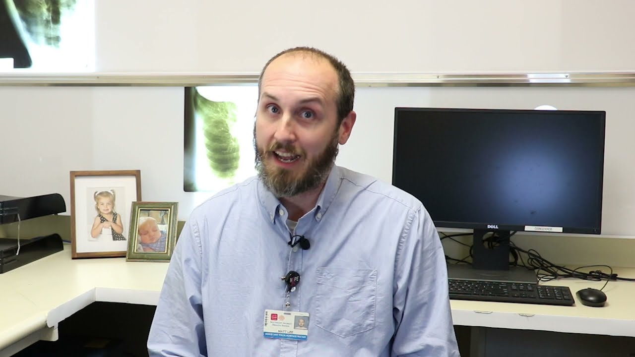Mathew Lee Gets Vaccinated