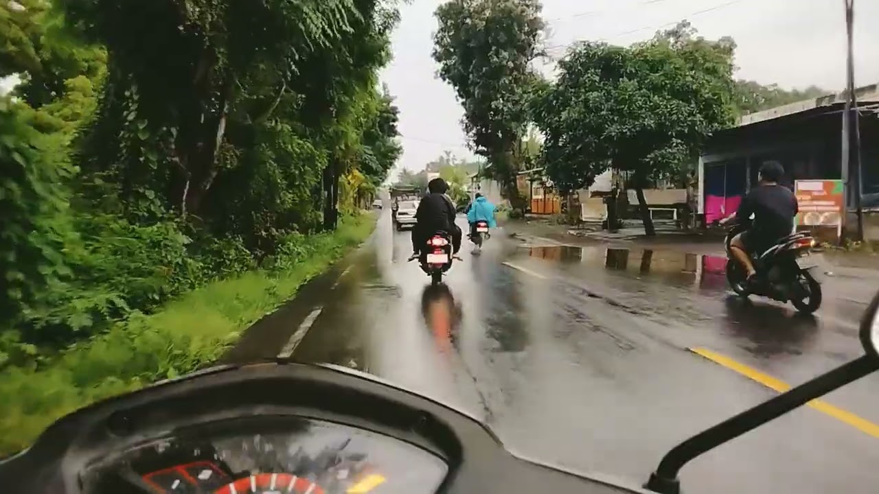 Jalan jalan sore Tiayar ke Amlapura karang asem Bali 