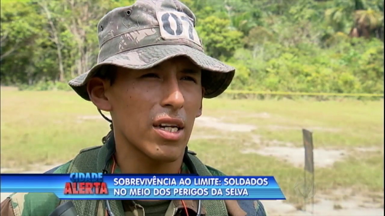 Soldados passam por treinamento para sobreviver na Selva