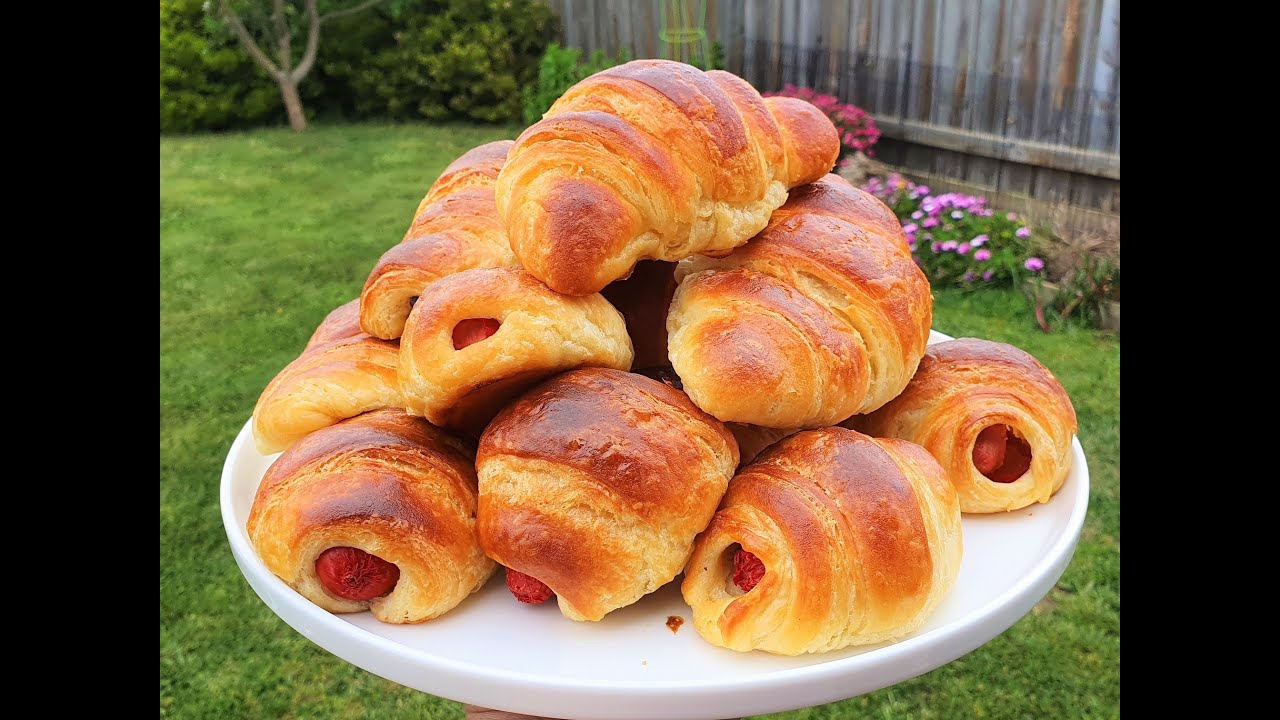 Croissant (and a twist Mini Sausage Croissant)