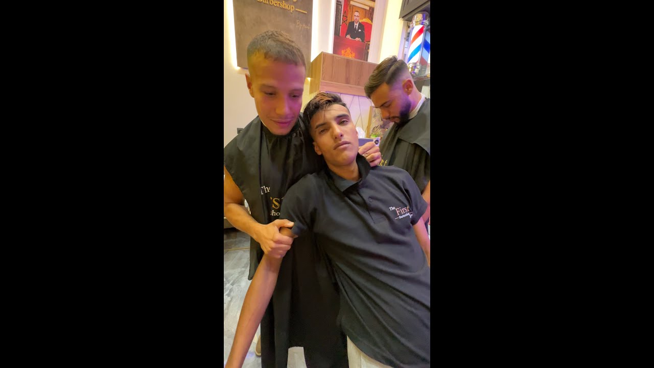 والله حتا لحماق سوســام رجع لصالون نعس لحلاقا وعيشهم شي حويج مايمكنش واحد حسن شعرو بلا ميحس 🤣😱🤣✂️💈 🤣