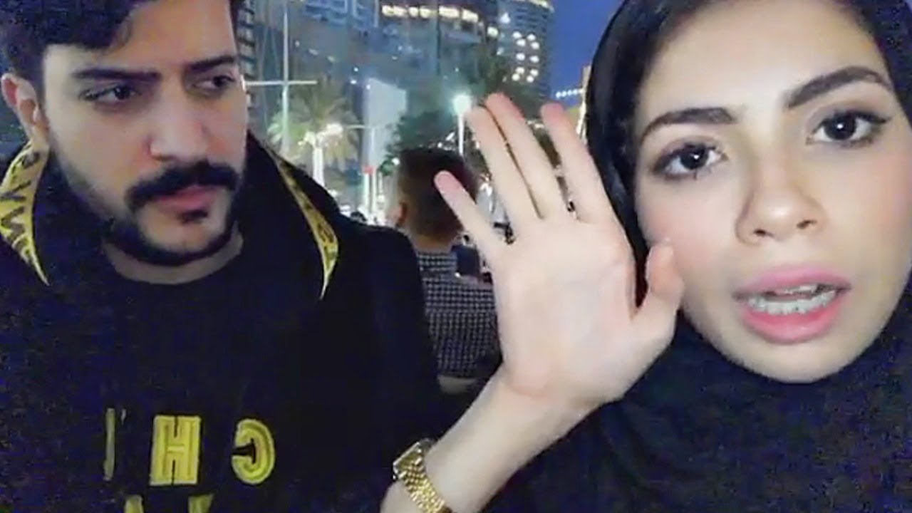 دارين البايض تسال عيسى المرزوق ليش ما تزوجت !! شوفو رة فعله😅