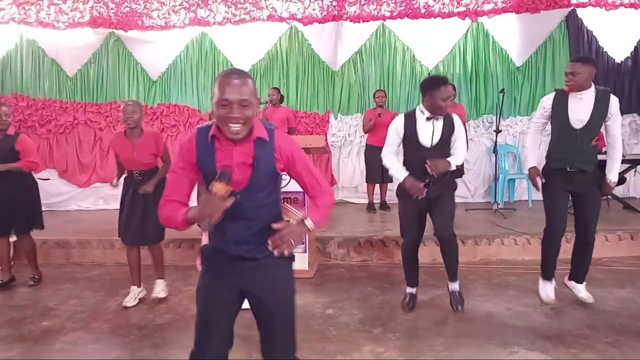 Kona Dance 🎤💃💃💃