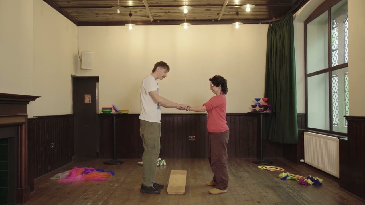 Jacksons Lane Tutorials ep8 s2 – Rolla Bolla