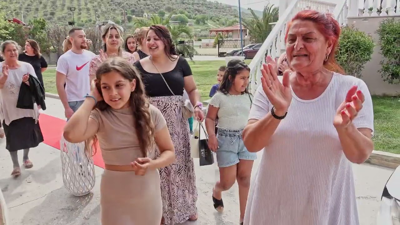 Άγγελος & Αναστασία Τηλ: 6995227273