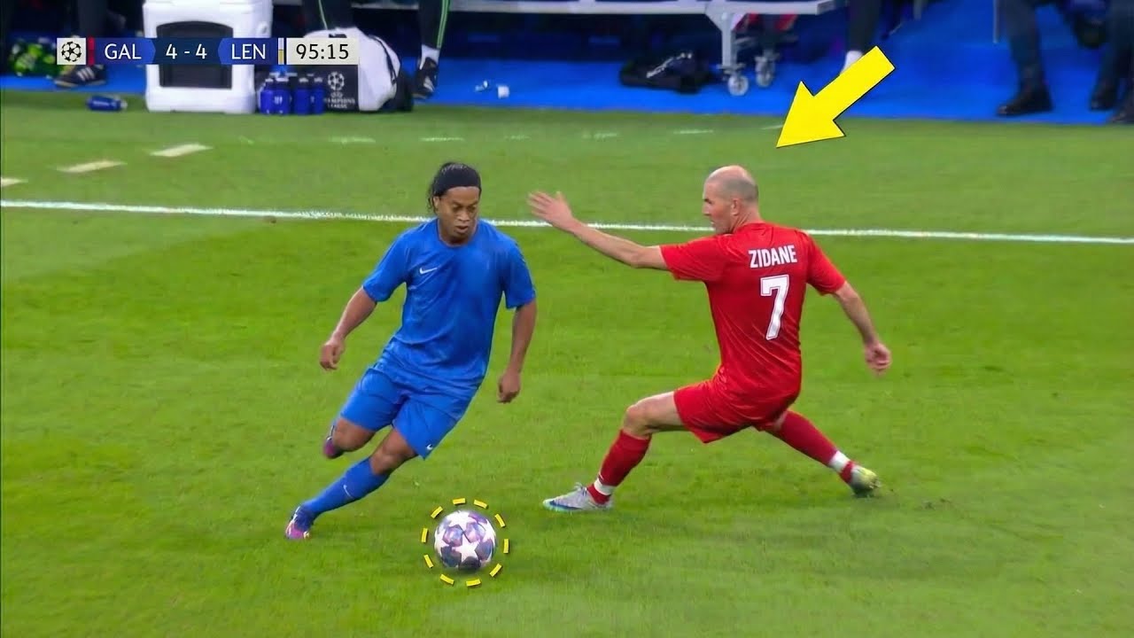 A CLASSE É ETERNA | O DIA QUE RONALDINHO APOSENTADO MOSTROU QUE AINDA É O BRUXO DO FUTEBOL