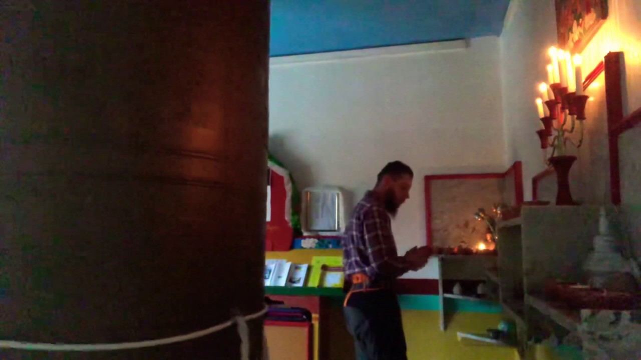 Throat singing in the stupa.