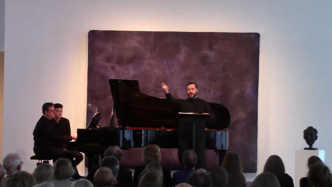 Aris Argiris, Baritone - Dulcamara „Udite, udite o rustici”(G. Donizetti - L’elisir d’amore)