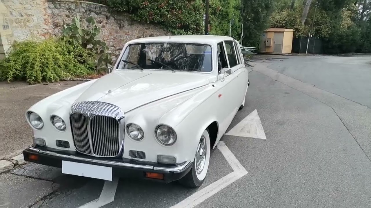 Présentation  d'une Daimler DS 420 Limousine Landaulette, rarement essayée !, le luxe Anglais
