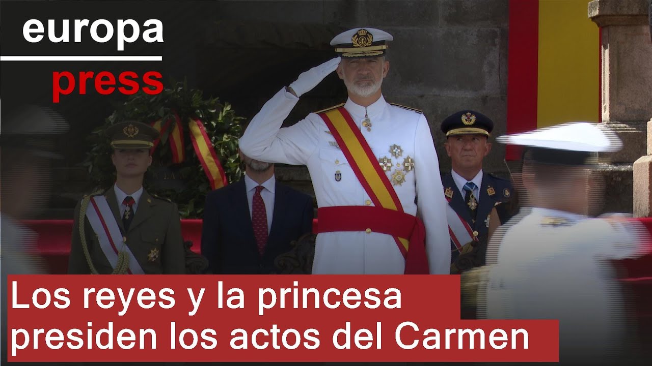Los reyes y la princesa presiden los actos del Carmen en la Escuela Naval de Marín