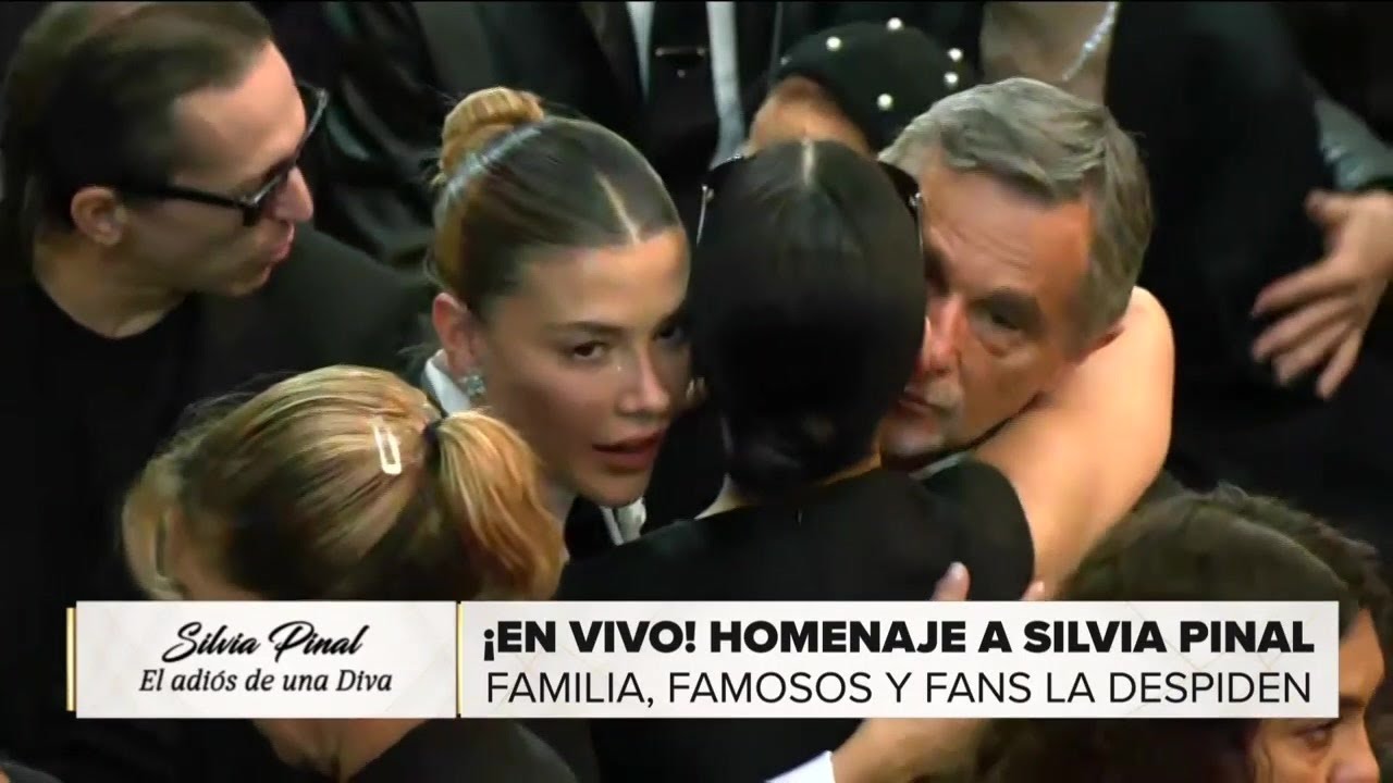 Humberto Zurita CONSUELA a Michelle y Stephanie Salas en homenaje a Silvia Pinal