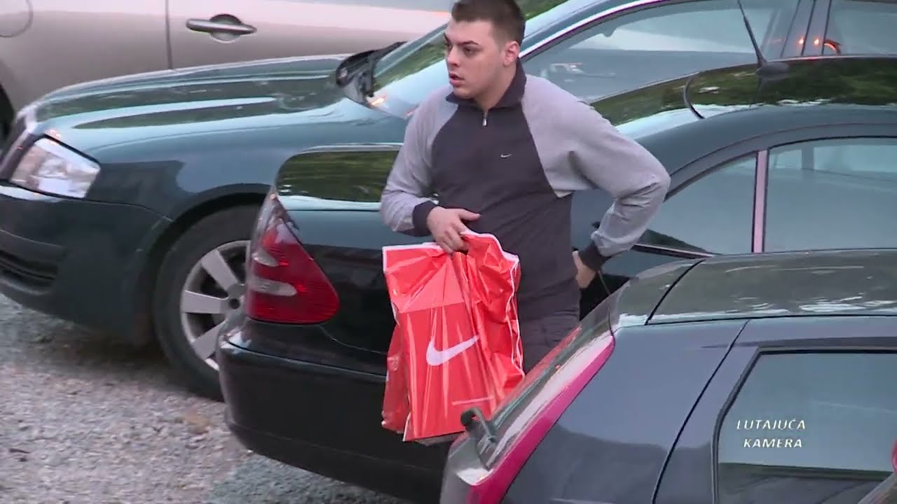 ZVEZDE IZ GRANDA IGRAJU FUDBAL SASA POPOVIC SELEKTOR - PAPARACO - Paparazzo arhiva - Lutajuca Kamera