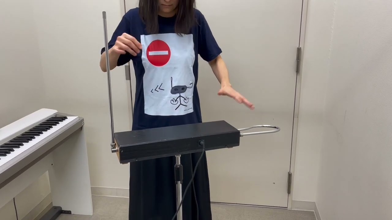 プロ奏者によるテルミン演奏