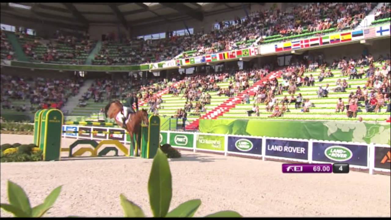 Abdelkebir Ouaddar aux phases qualificatives du concours de saut d'obstacles.