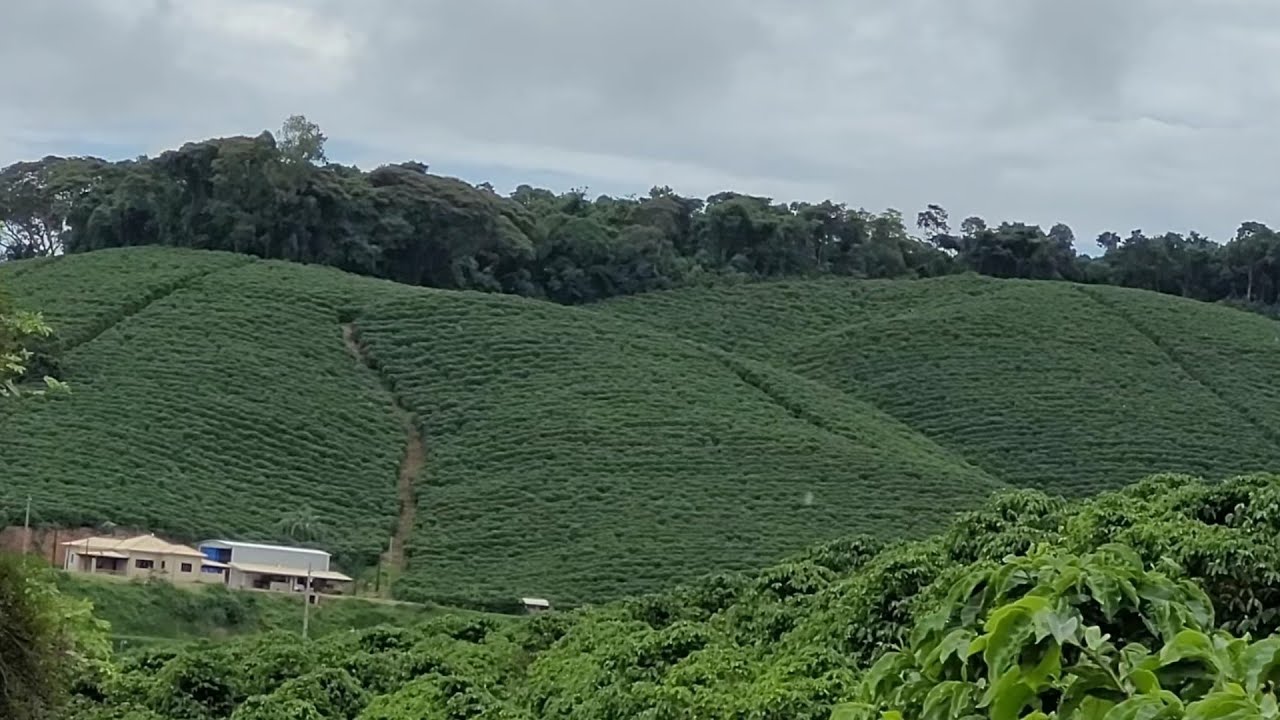 Um dia chuvoso entre bom Jesus da penha e alpinopólis minas gerais