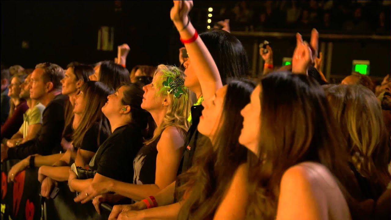 Foo Fighters – Walk (Live on the Honda Stage at the iHeartRadio Theater LA)