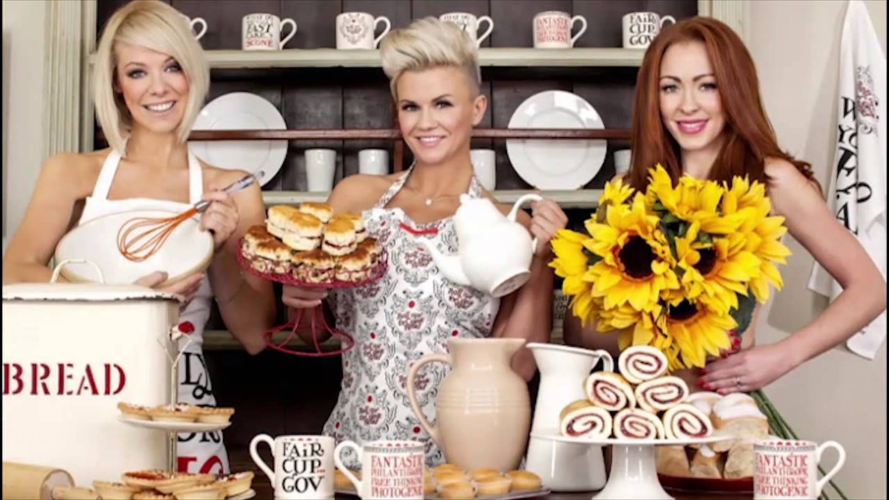 LIFE IN THE SPOTLIGHT & PHOTOSHOOTS - THE BIG REUNION