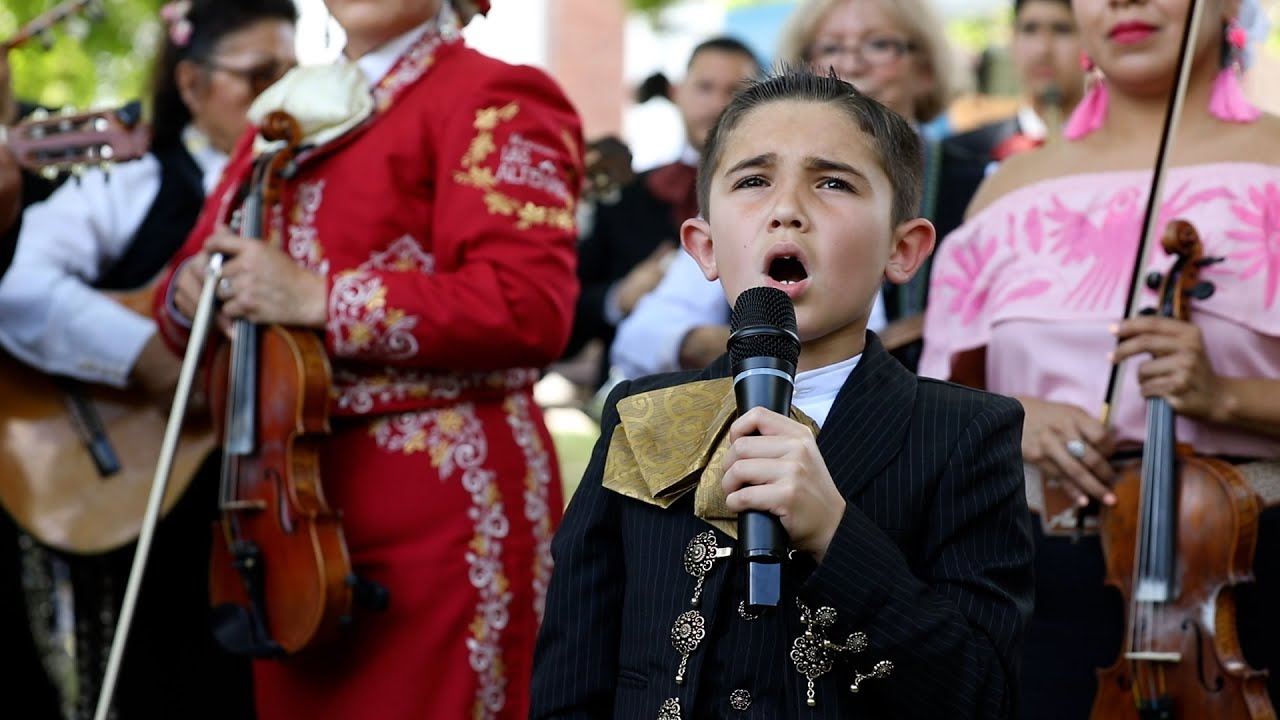 Mariachis comfort Uvalde with familiar melodies - De Colores, Te Vas Ángel Mio - Extended Cut 1/2