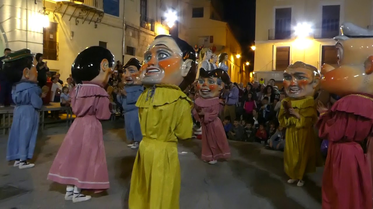 ball dels cabets a la plaça Major. 3er aplec de Gegants i Cabets ontinyentins