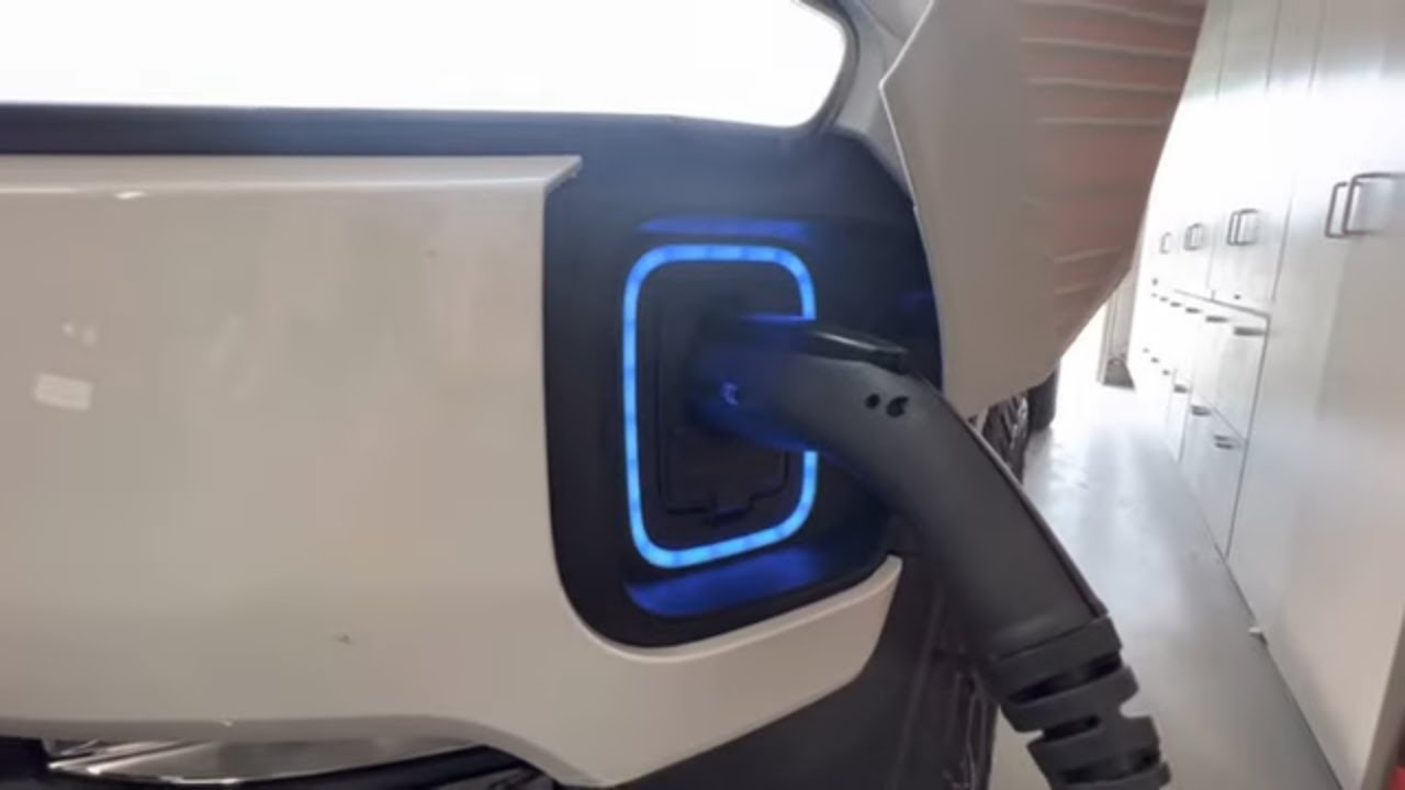 Everything you want to know about the RIVIAN wall charger