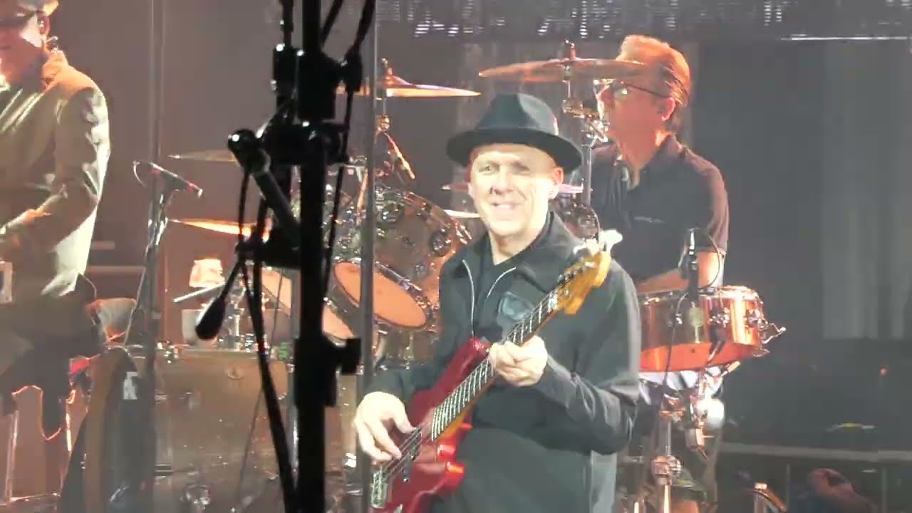 Madness - One Step Beyond (& tee shirt guns) - O2 Arena, London, 15/12/23