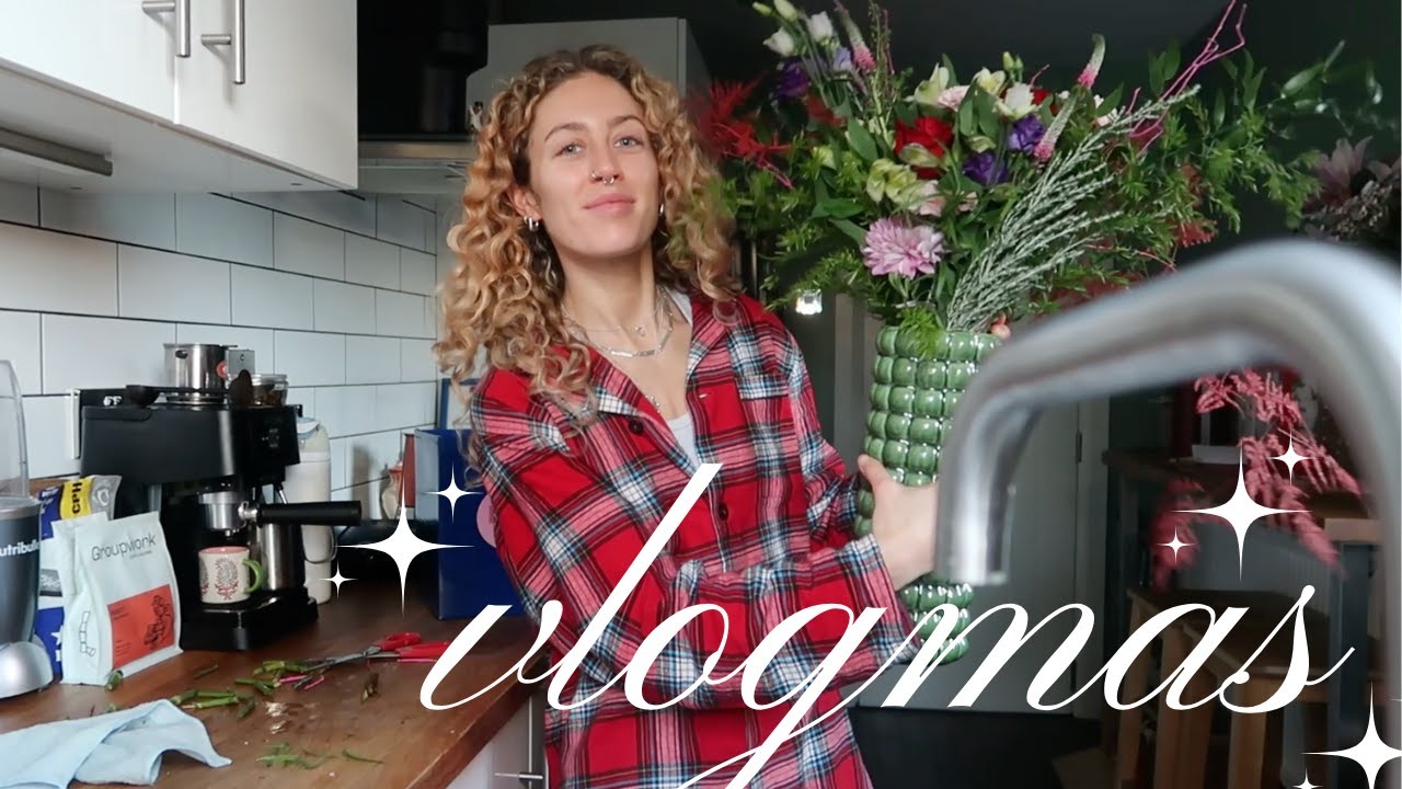 wreath making, underwear haul, christmas market | vlogmas 3