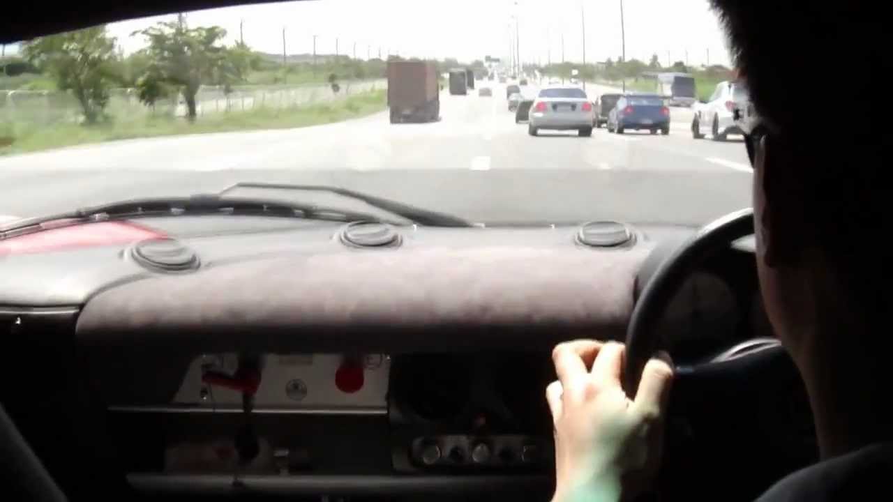 Lotus Elise playing around in highway Bangkok, Thailand