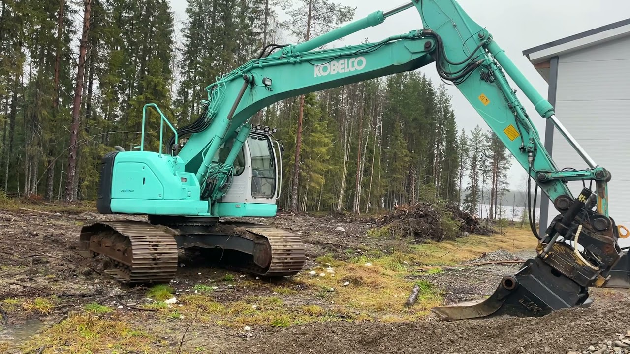 Köp Bandgrävare Kobelco 235 SR NLC på Klaravik