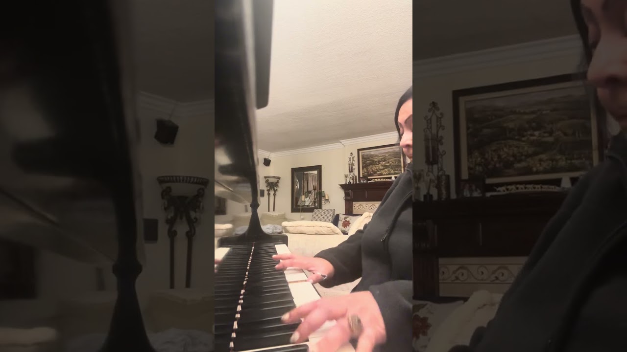 “SONG SUNG BLUE” Neil Diamond Piano Cover by Thaminie Perera