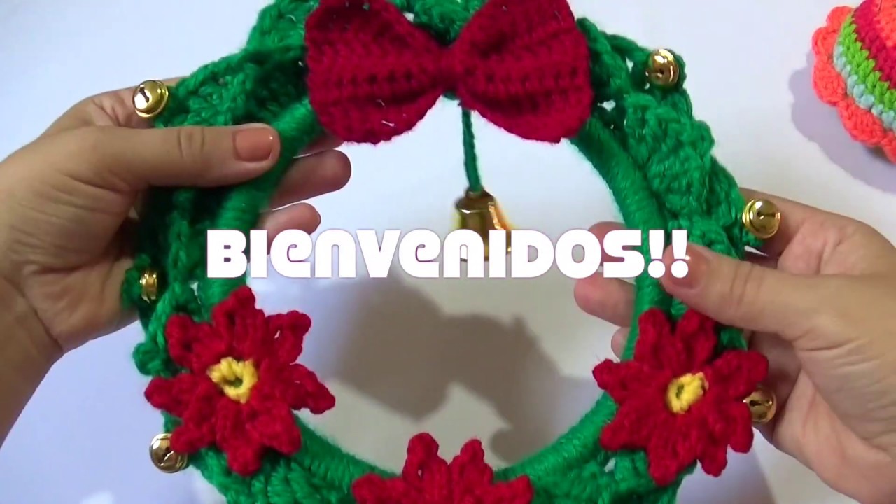 Corona navideña tejida a crochet