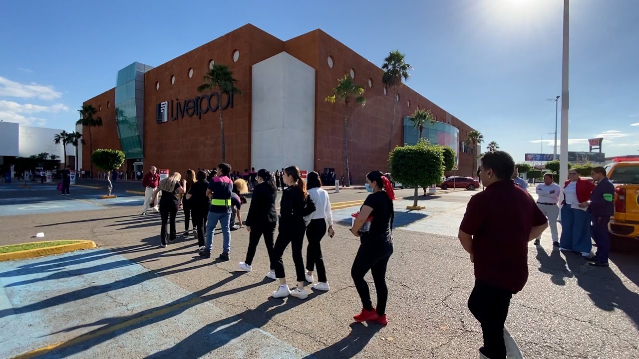 POR SIMULACRO, EVACUAN PLAZA FÓRUM DE CULIACÁN