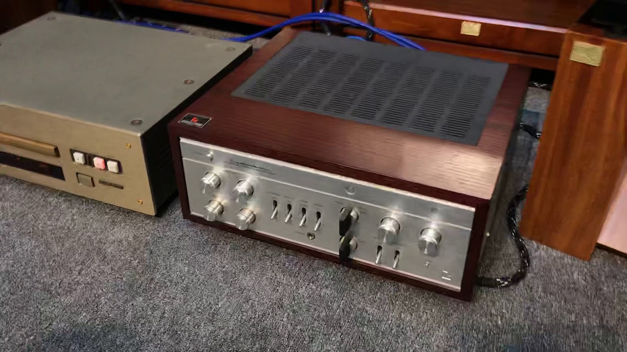 Mở máy kiểm tra độ mới và zin của amply đèn Luxman LX32U còn như mới fullbox tiếng cực hay