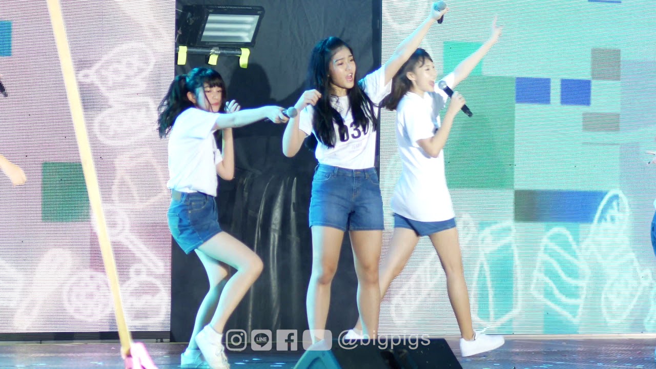 Koisuru Fortune Cookie คุกกี้เสี่ยงทาย The PanOramix @CentralwOrld BNK48