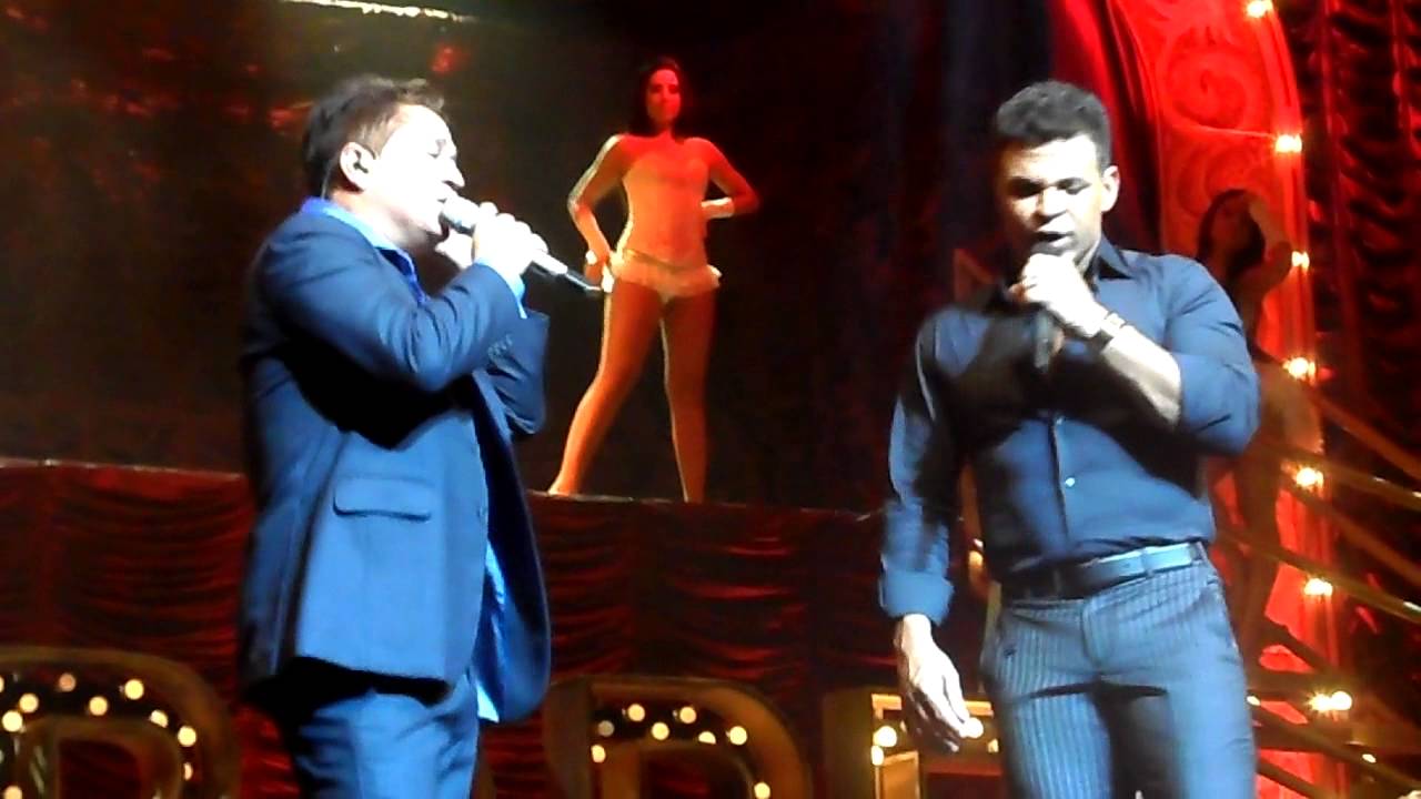 Citibank Hall - Blusa Vermelha - Leonardo e Eduardo Costa 06/03/15