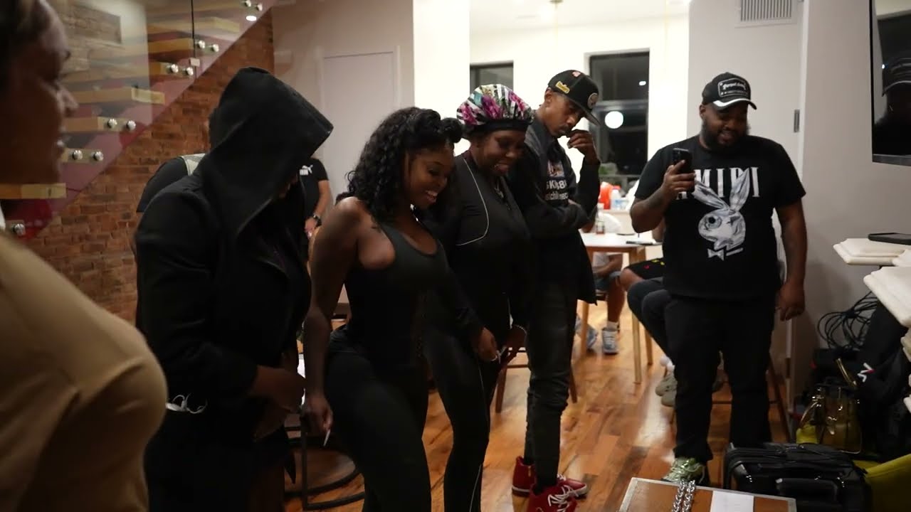FLIP DA HOUSE - HAS TO UNLOCK A BOX TO GET A ROOM - FIGHT ALMOST BREAKS OUT & PUSH GETS THE DUNGEON