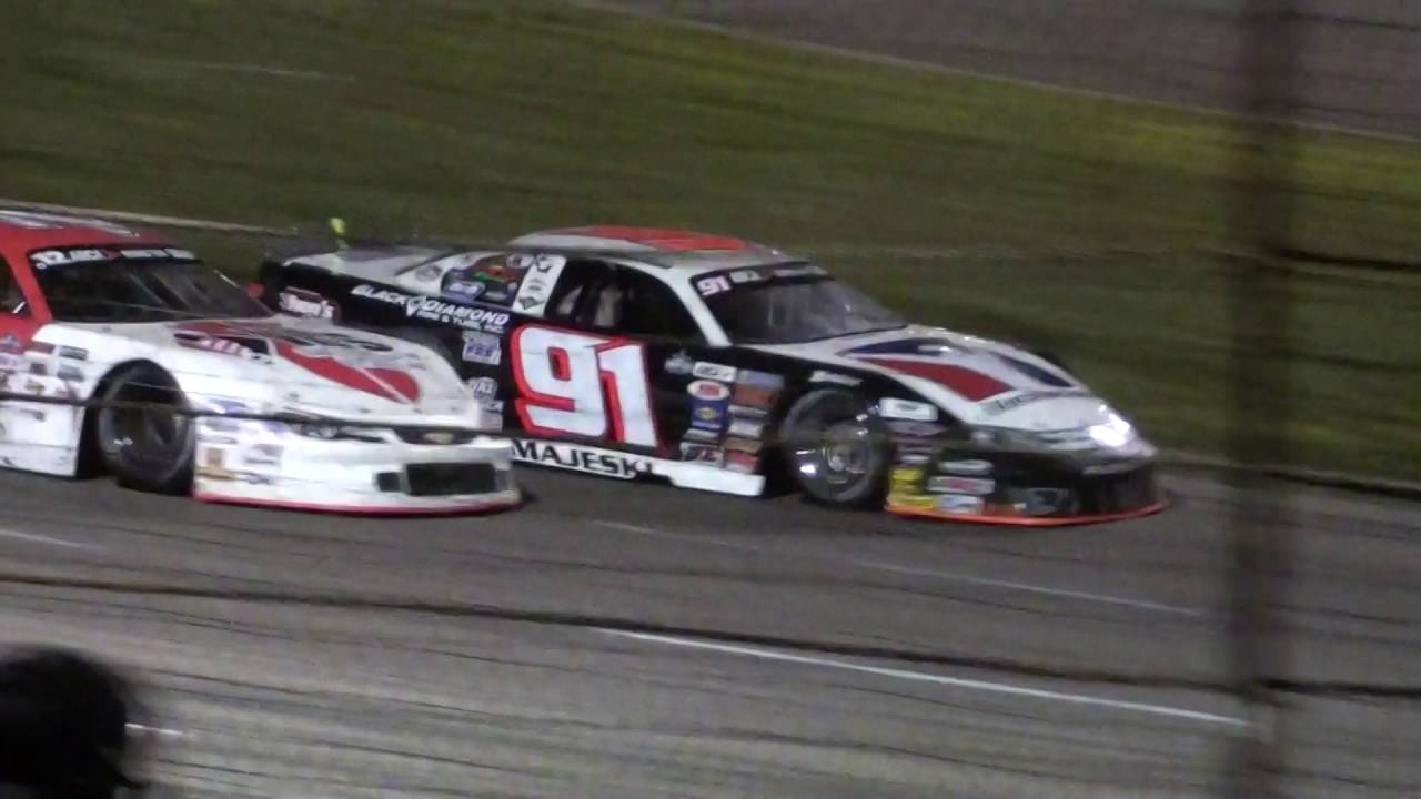 Super Late Model feature 2 at Elko on 08/27/2016