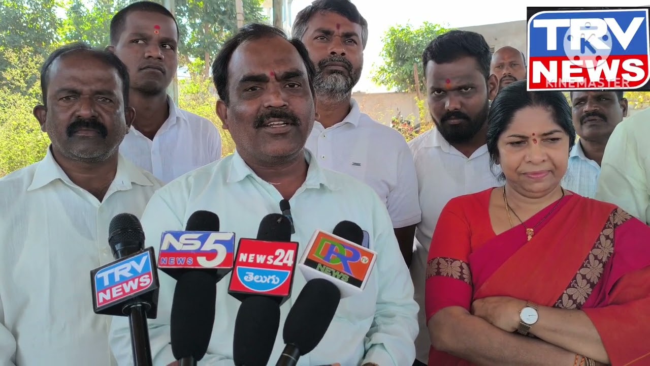 మినీ ఫంక్షన్ హాల్ ను సొంత ఖర్చులతో కంప్లీట్ చేసి  కానుక గా ఇస్తా శోభా దామోదర్ రెడ్డి.