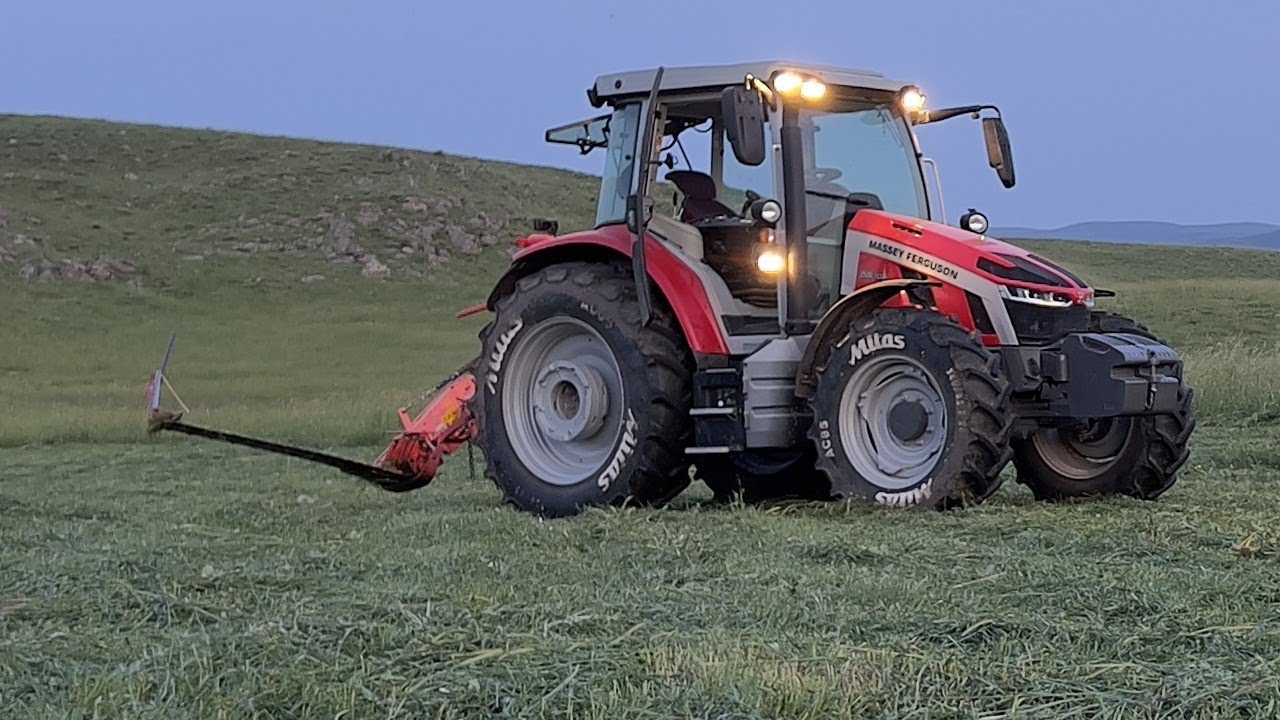 Zorlu Şartlarda Ot Biçiyoruz !