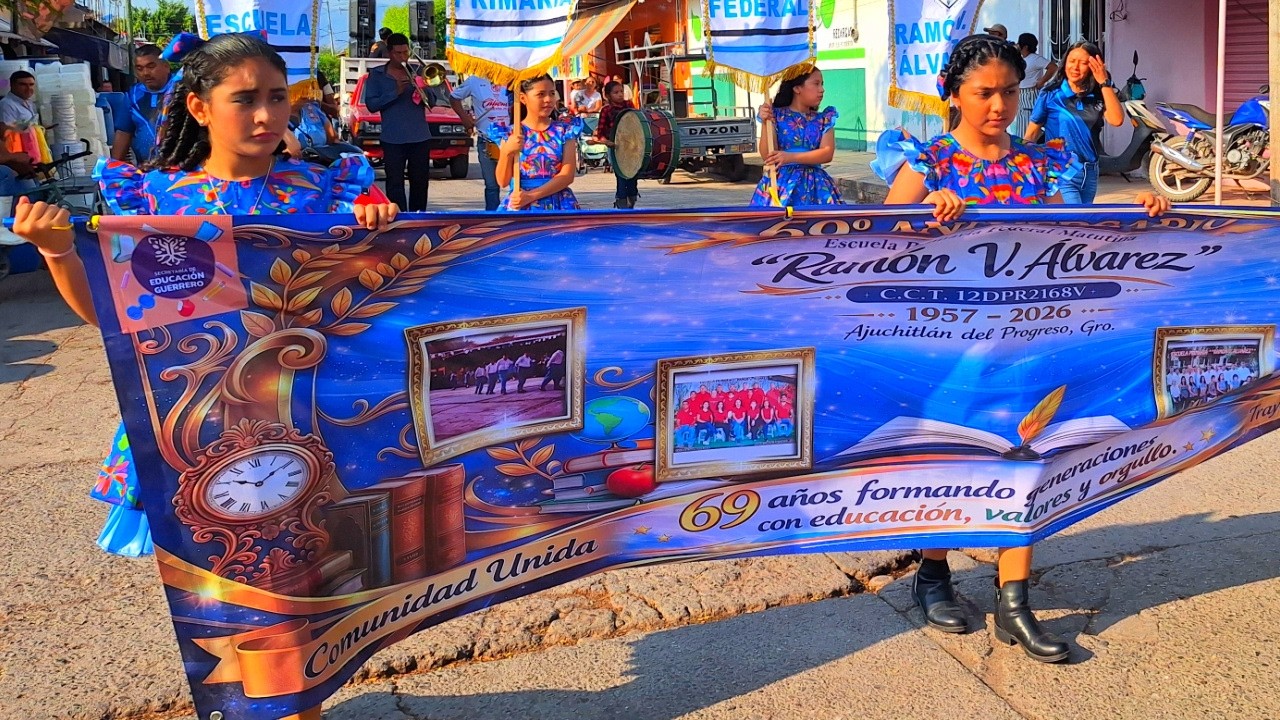 Aniversario de la escuela Ramon V Alvarez en Ajuchitlan del Progreso
