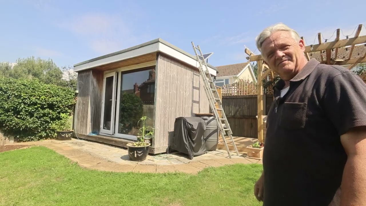 2416 Building A Simple Solar System - Installing The Panels