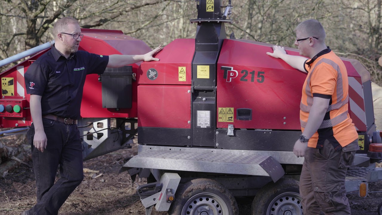 TP 215 Wood Chipper with Turntable- Mobile, trailed road tow machine