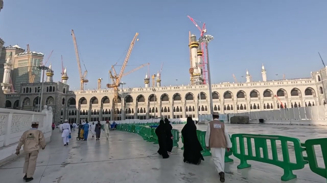 جولة رائعة في ساحات الحرم و التوسعة شارع غزة المعابدة وجميع فنادق الشارع شاهد لن تندم!