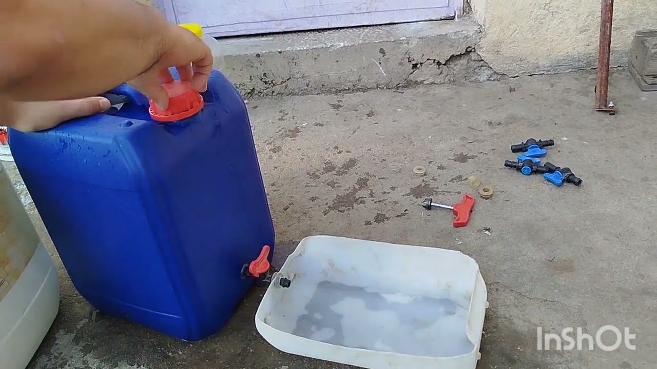 Tavuklar ve diğer hayvanlar için su bidonu ve damlama malzemeleri ile su kabı yapma