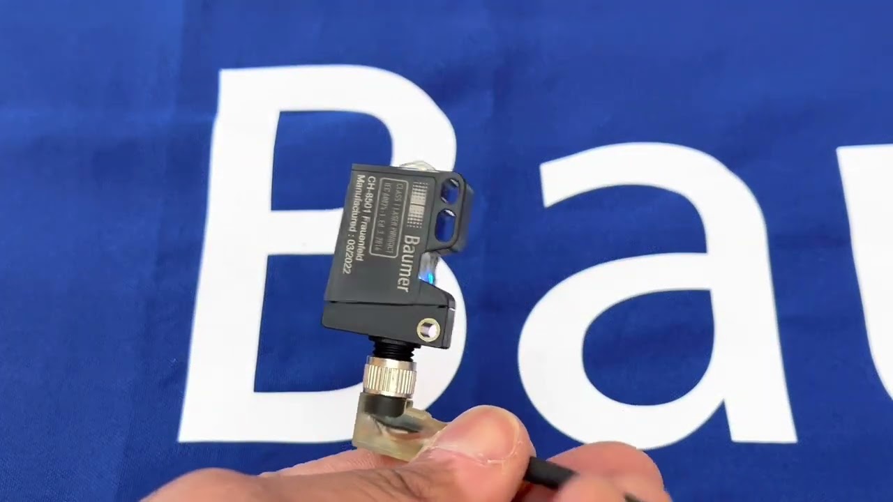 Baumer OT300.DL demo: Miniature TOF analogue distance sensor