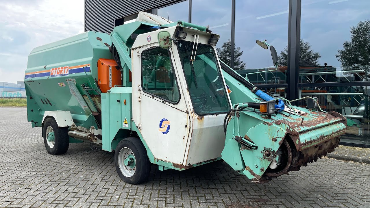 Zelfrijdende voermengwagen Storti Bulldog | capacieteit 12 m3
