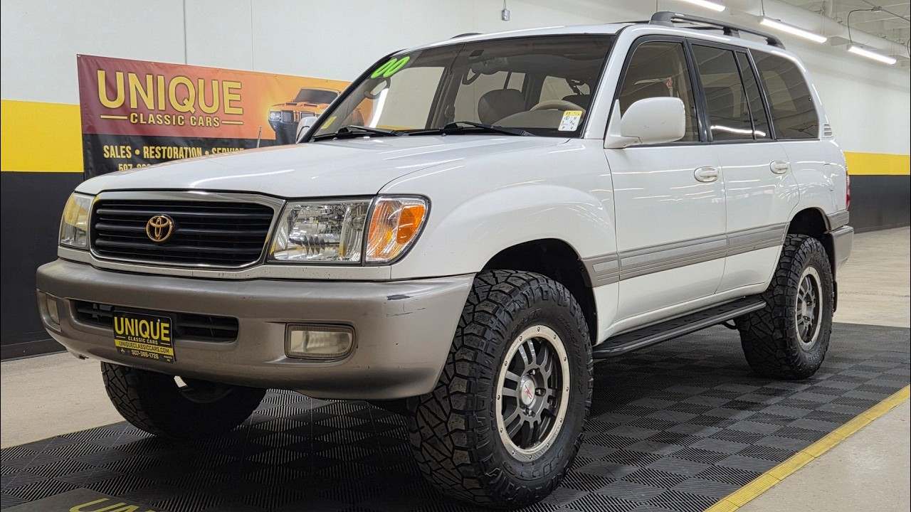 Toyota Land Cruiser AWD 2000 года выпуска | Продается за 8900 долларов.